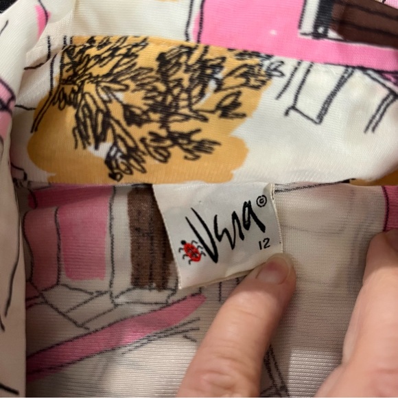 Vera Neumann Vintage Top belted house or city scape pink white XS or kids 12 - Picture 12 of 13